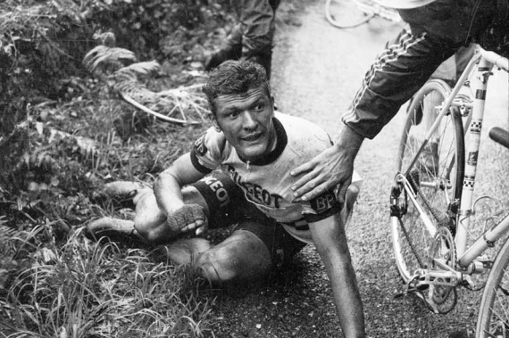 Iconic cycling images on Peloton&Tales: Bernard Thévenet crash. 1972 Tour de France 