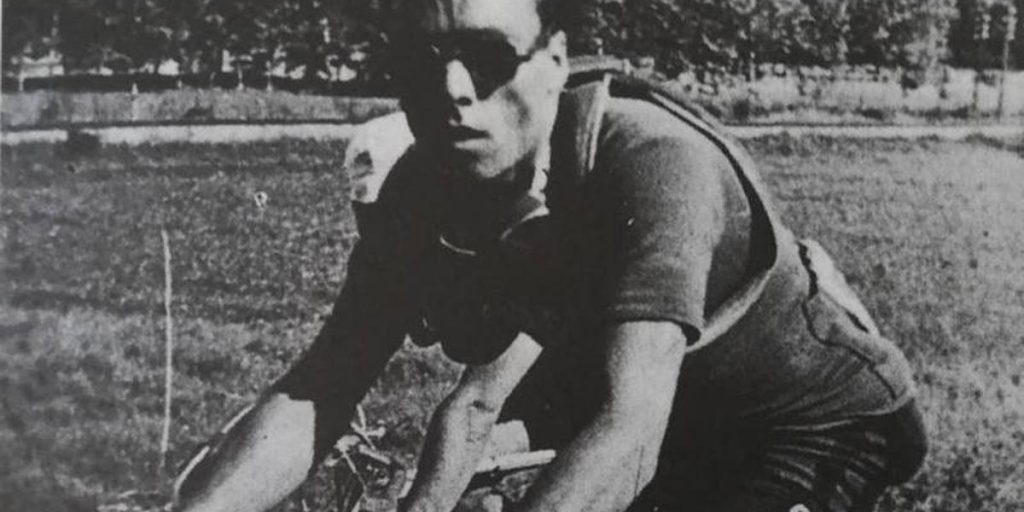 Italian cyclist Luigi Malabrocca wearing the so-called maglia nera jersey awarded to the last rider of the general classification, at the Giro d'Italia 1947.
