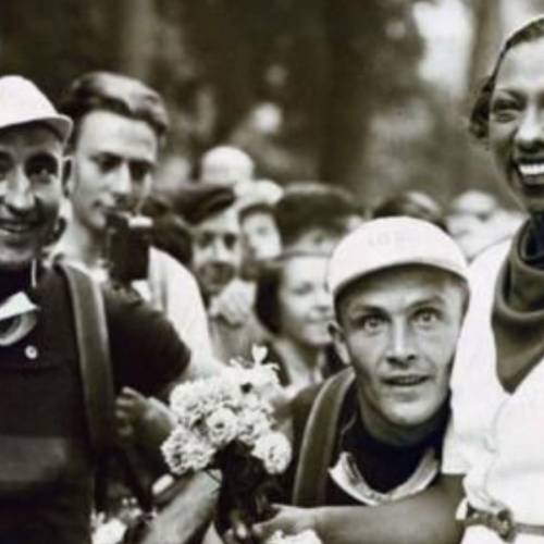 Josephine Baker visits Tour de France (1936)