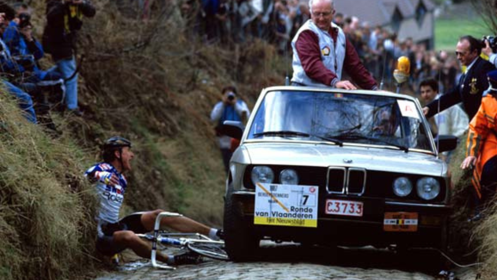 Ronde van Vlaanderen 1987 - the danish rider Jesper Skibby crashed on Kopenberg