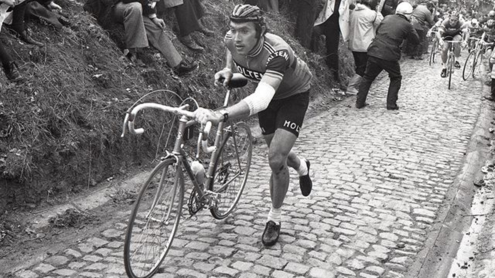 Iconic road cycling races fun facts. Eddy Merckx at the Ronde van Vlaanderen. Eddy Merckx Koppenberg