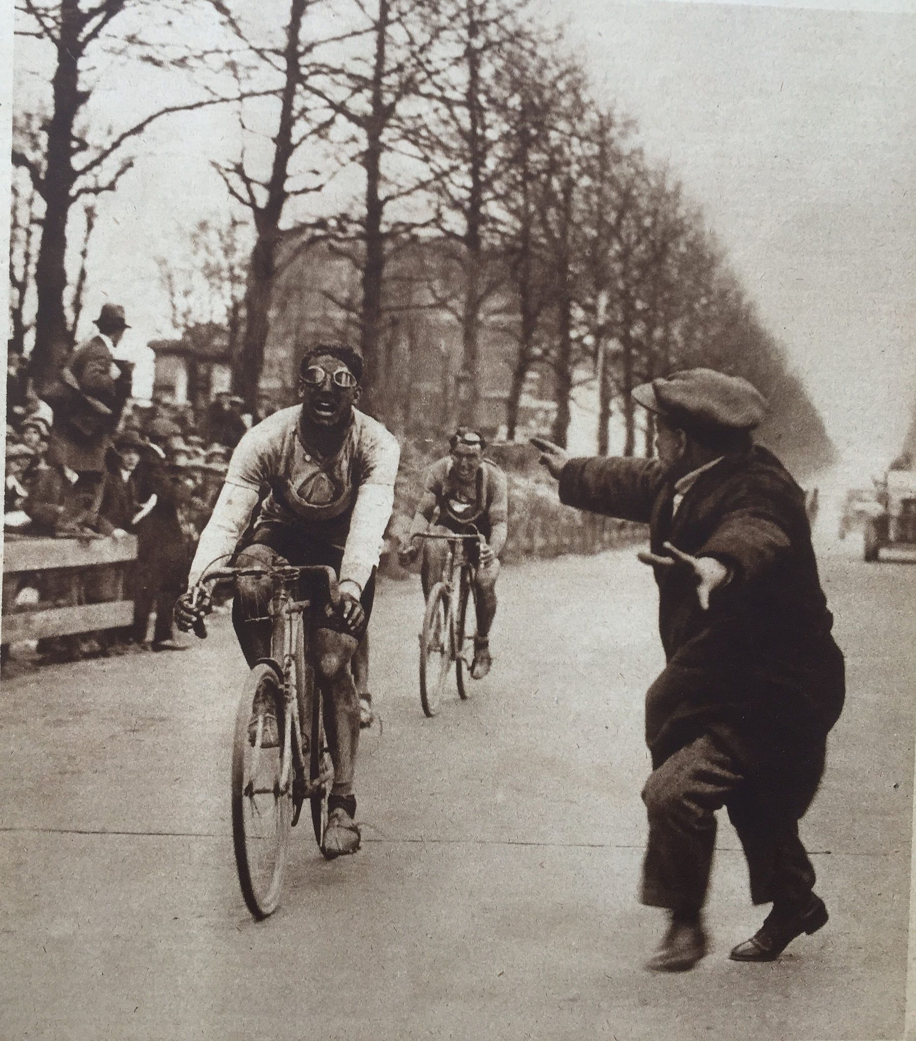 André Leducq crossing the finish line at Paris-Roubaix in 1928