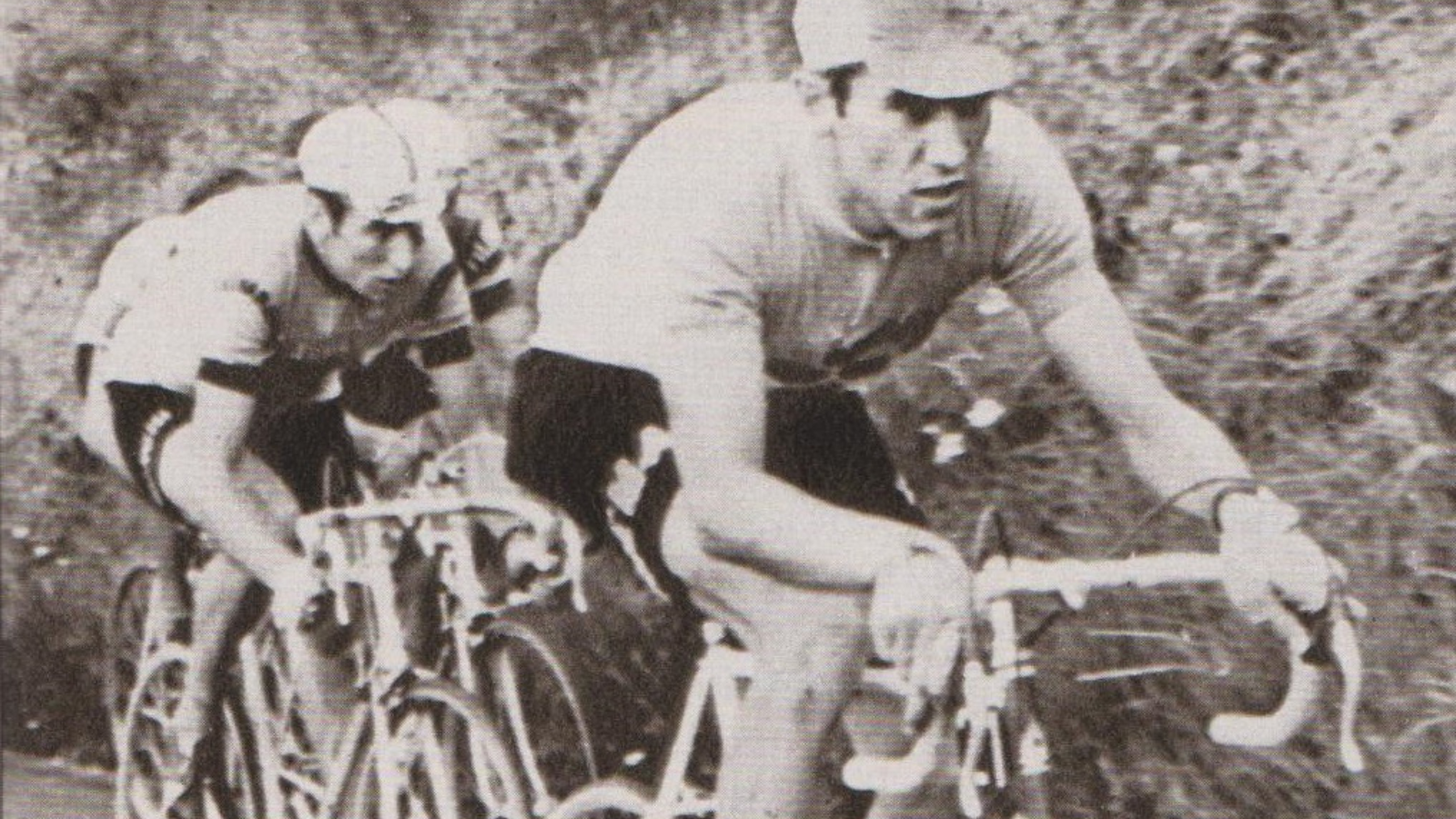 Eddy Merckx ahead of Felice Gimondi at the Giro d'Italia 1968