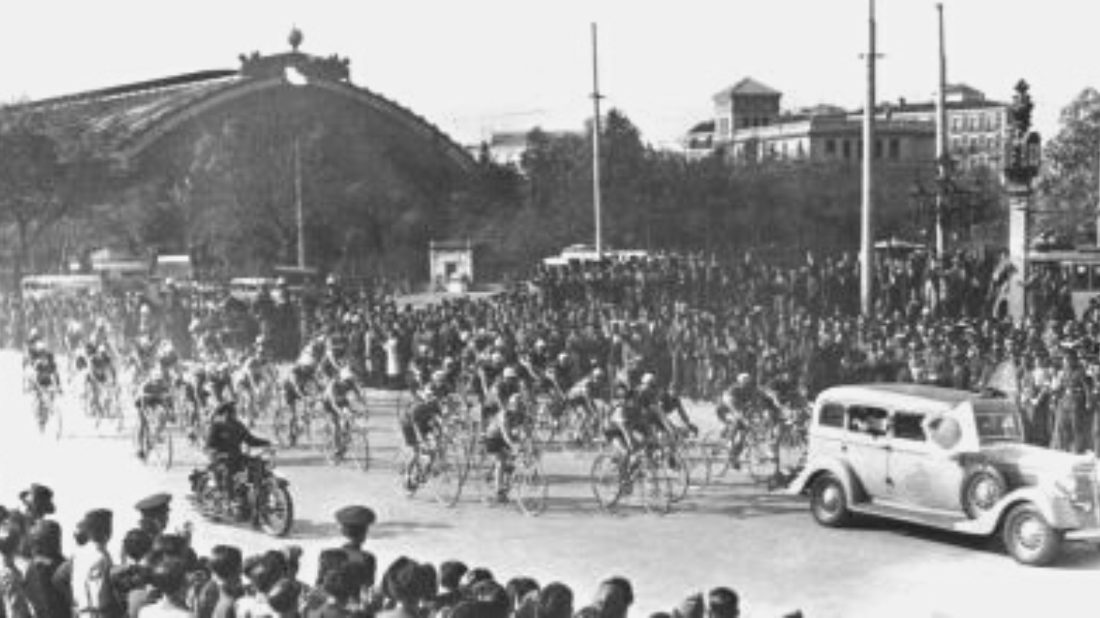 Start of the first Vuelta 1935