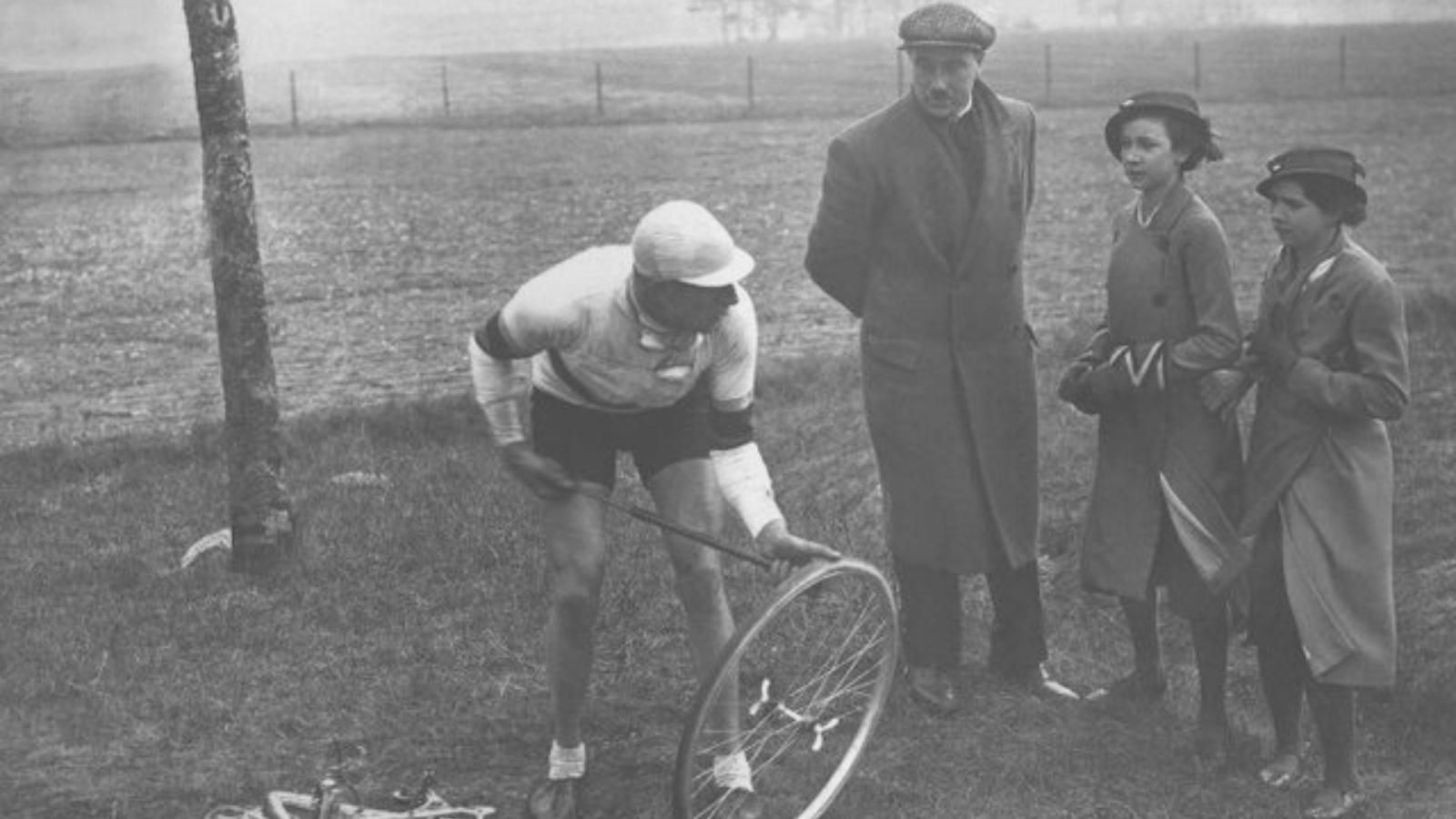 Vintage Paris-Roubaix images on PelotonTales blog - Georges Speicher at Paris-Roubiax 1935