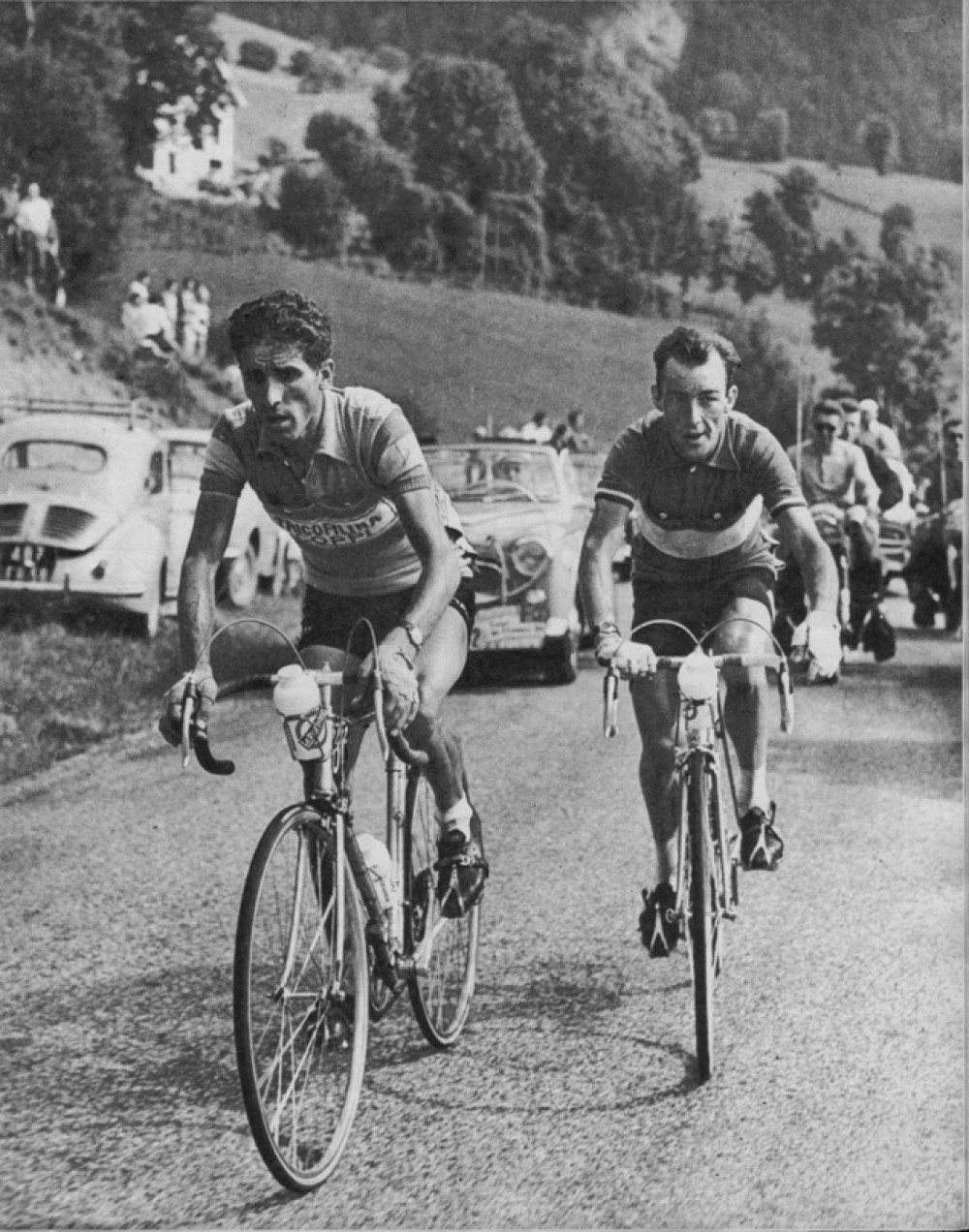Federico Bahamontes and Charly Gaul riding side by side in 1959