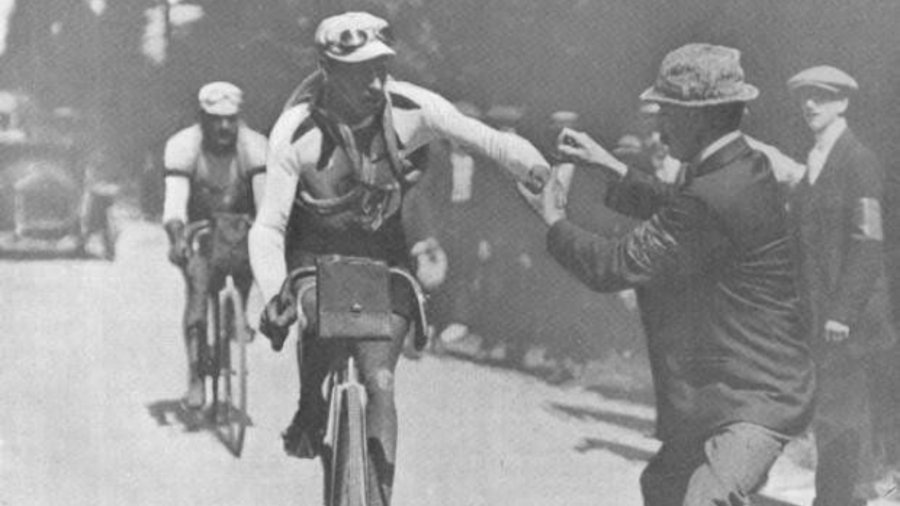 Vitage picture of a unique moment at the Tour de France 1911: race favourite Paul Duboc arrives to a checkpoint. 