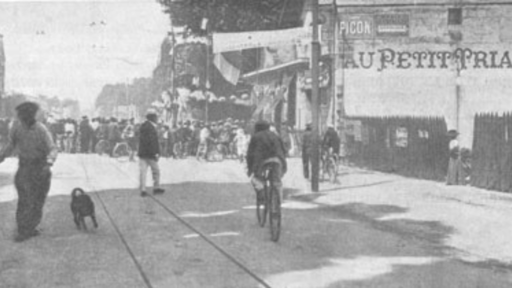 Cyclists are arriving to a check points at the Tour de France 1904