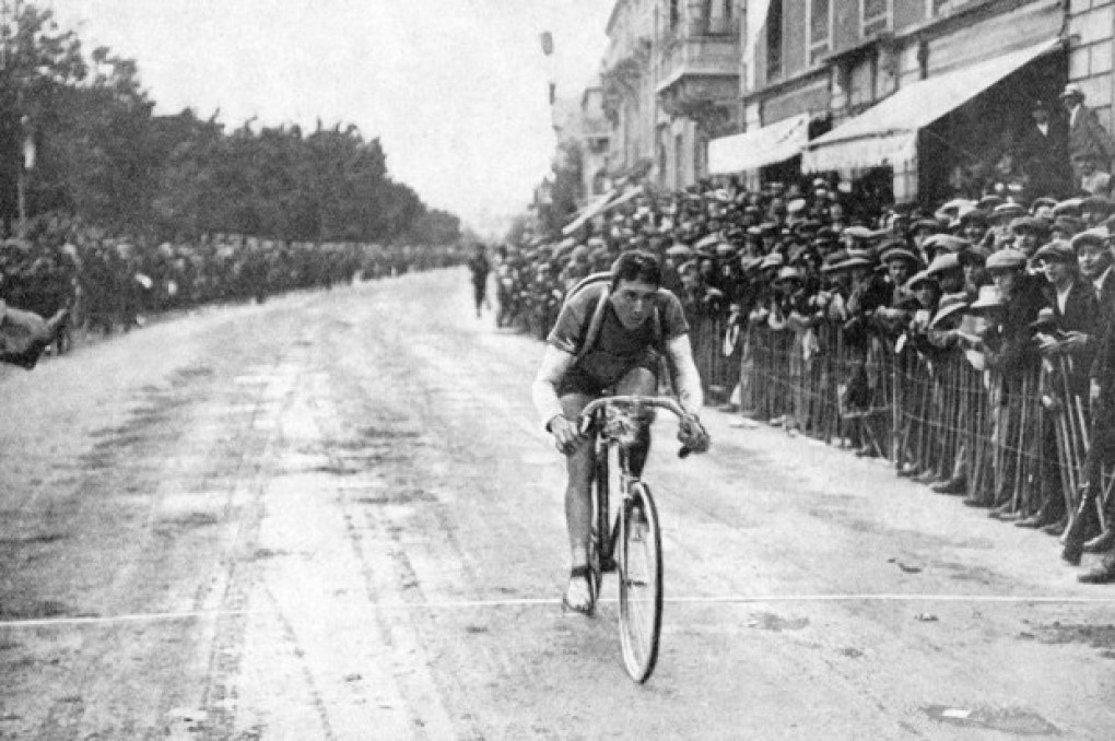 French cyclist Jean Alavoine, star of Tour de France in the 1920s 