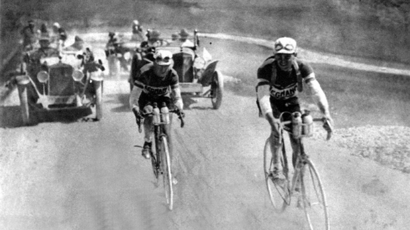 Alfredo Binda and Giovanni Brunero riding together at the Giro d'Italia in 1926