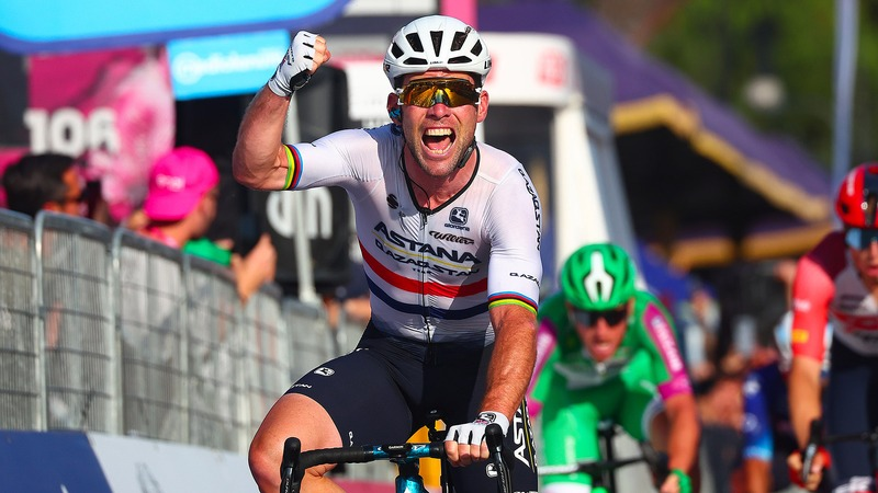 Mark Cavendish celebrating his last Giro d'Italia victory in 2023